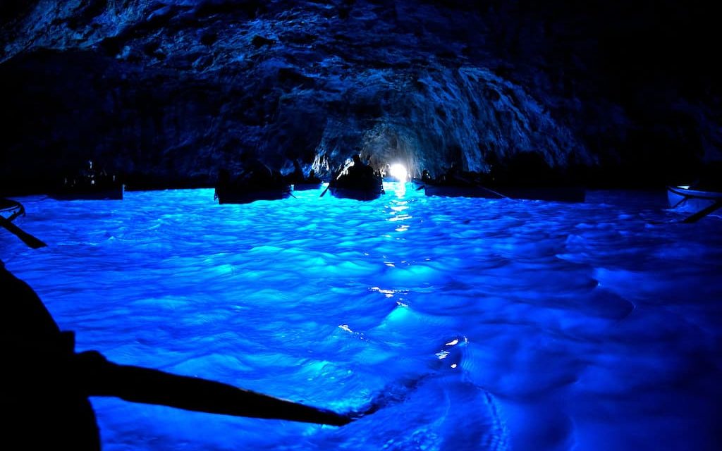 Capri, la leggendaria Grotta Azzurra