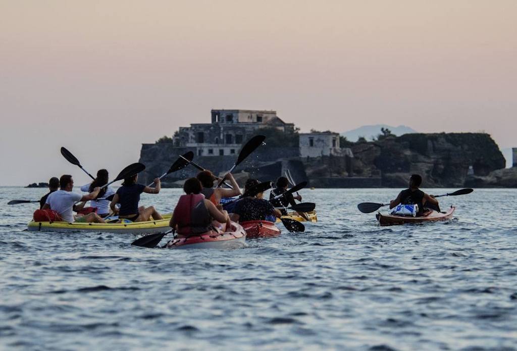 Full Moon Kayak al Tramonto Napoli