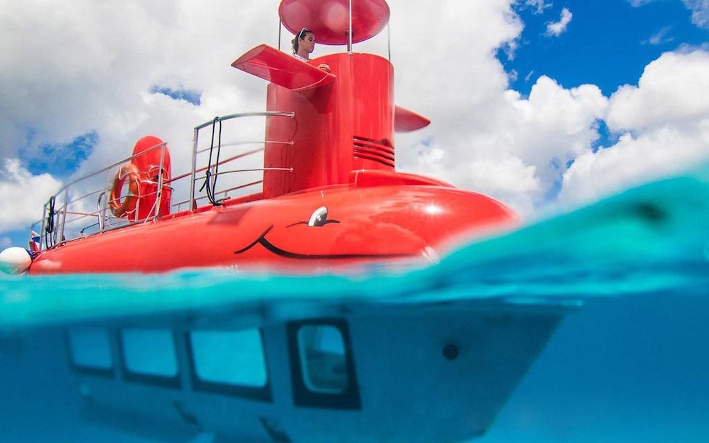 Scoprire i fondali di Procida con il sottomarino rosso