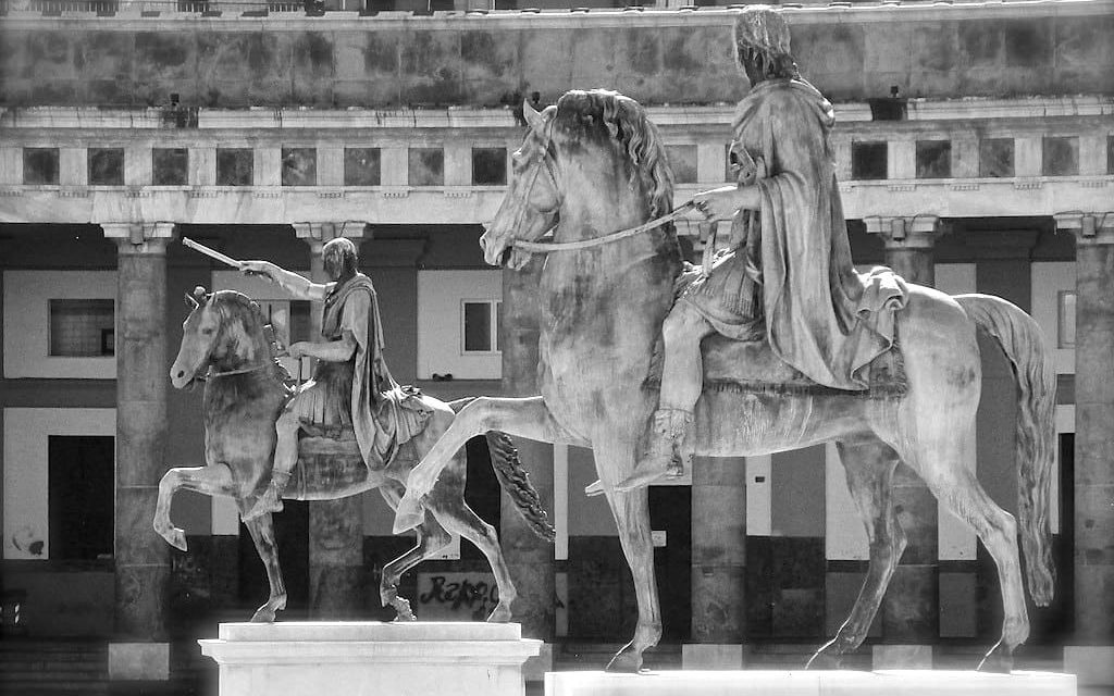 Piazza Plebiscito, statue equestri di Carlo di Borbone e Ferdinando I delle Due Sicilie