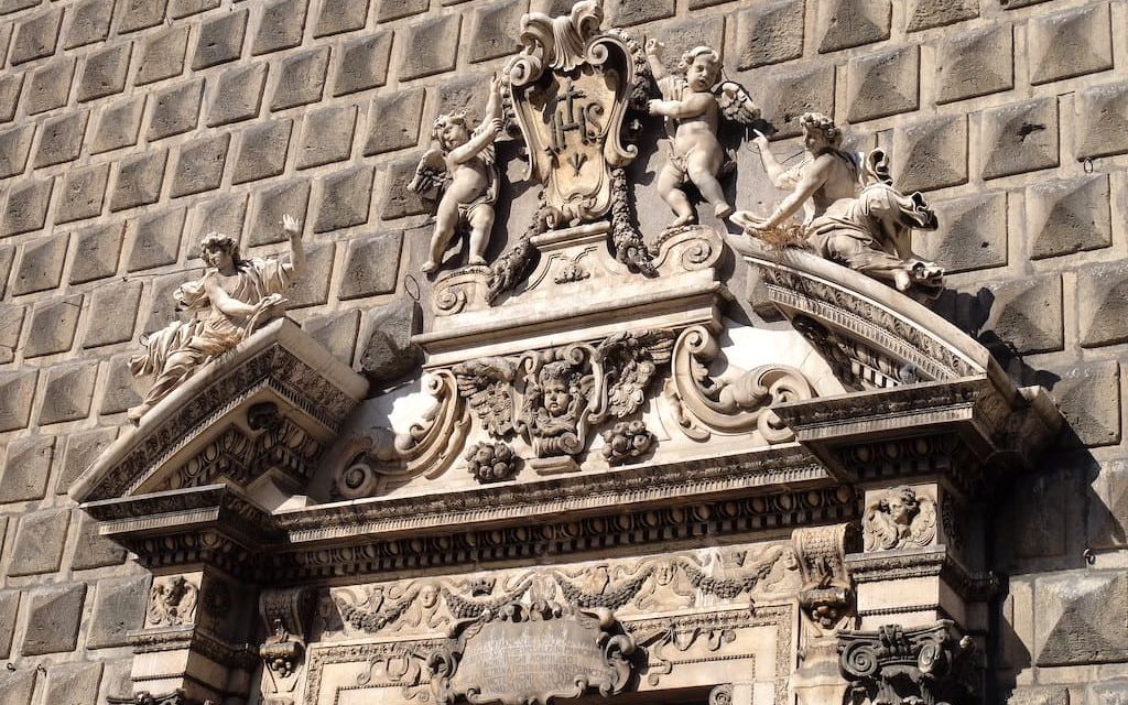 Chiesa del Gesù nuovo, visita al palazzo che divenne chiesa