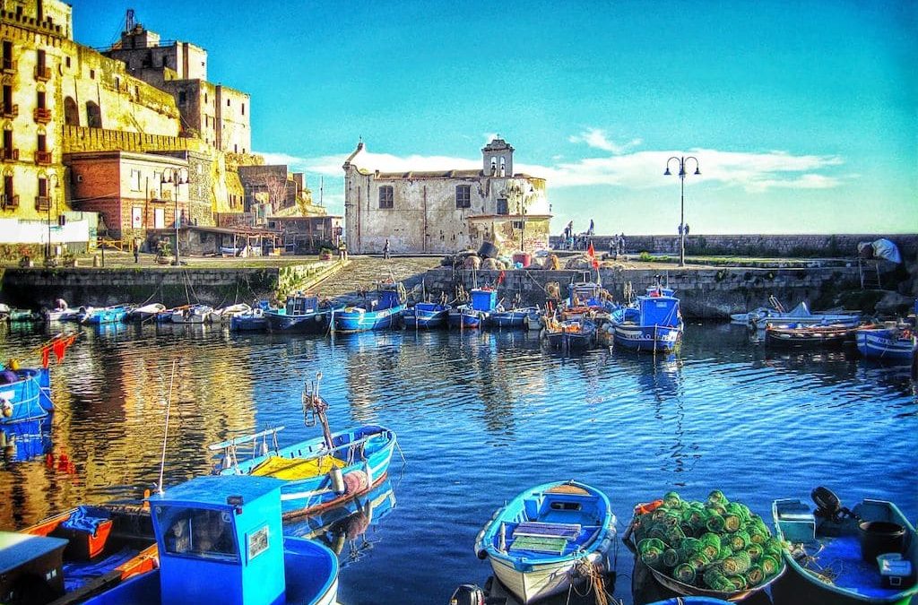 Madonna Assunta, l’antica chiesa sulla darsena di Pozzuoli