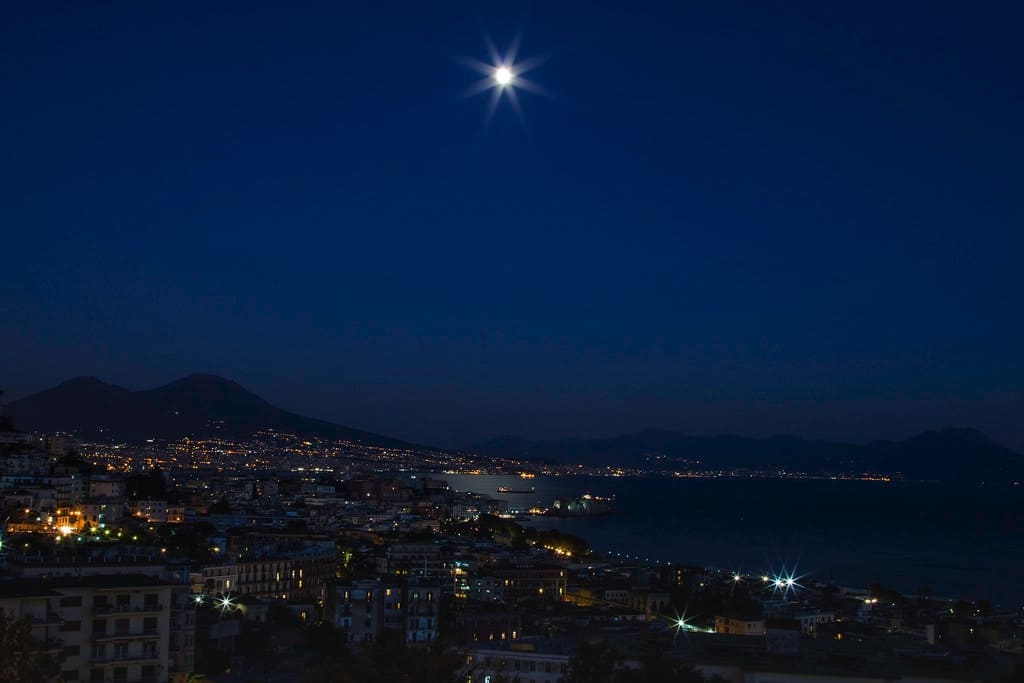 Napoli di notte, Foto @Lucio Livio