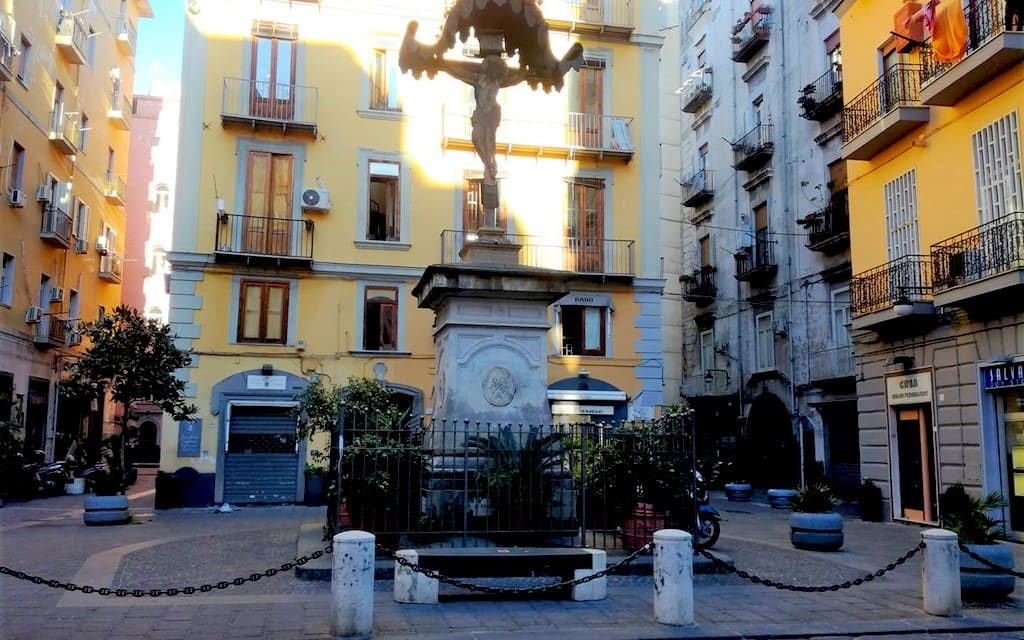 Crocifisso di Borgo Orefici, il simbolo di un quartiere di Napoli