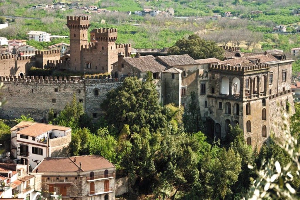 Vista panoramica sul castello di Lauro