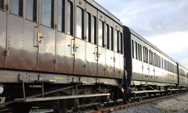 Archeotreno Campania, raggiungi Pompei e Paestum in treno storico