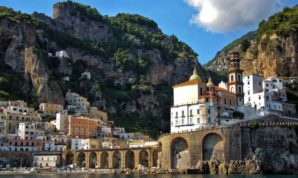 Santuario Santa Maria del Bando e la Grotta di Masaniello (Atrani)