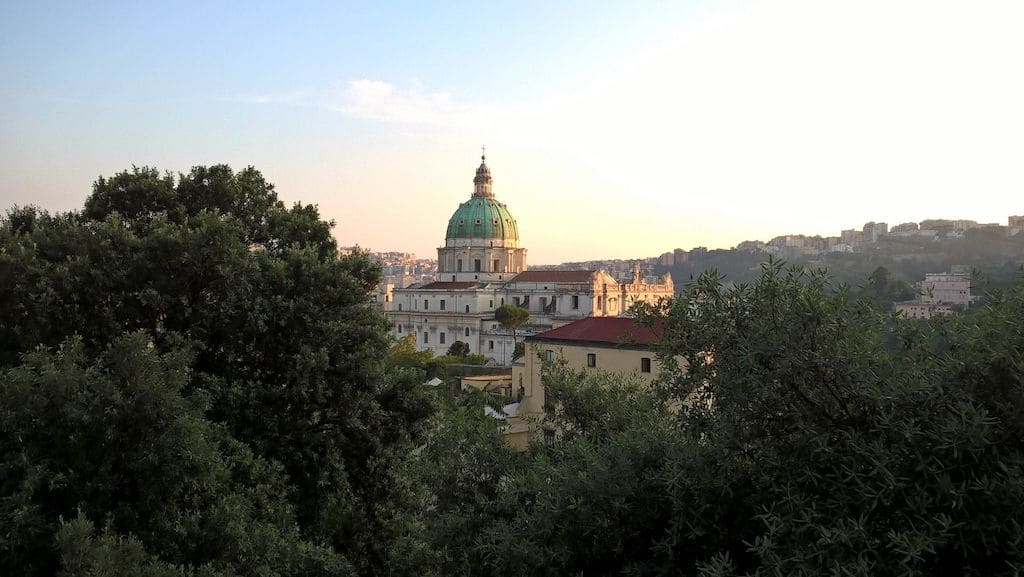 Capodimonte, la collina di Napoli con la Reggia Borbonica