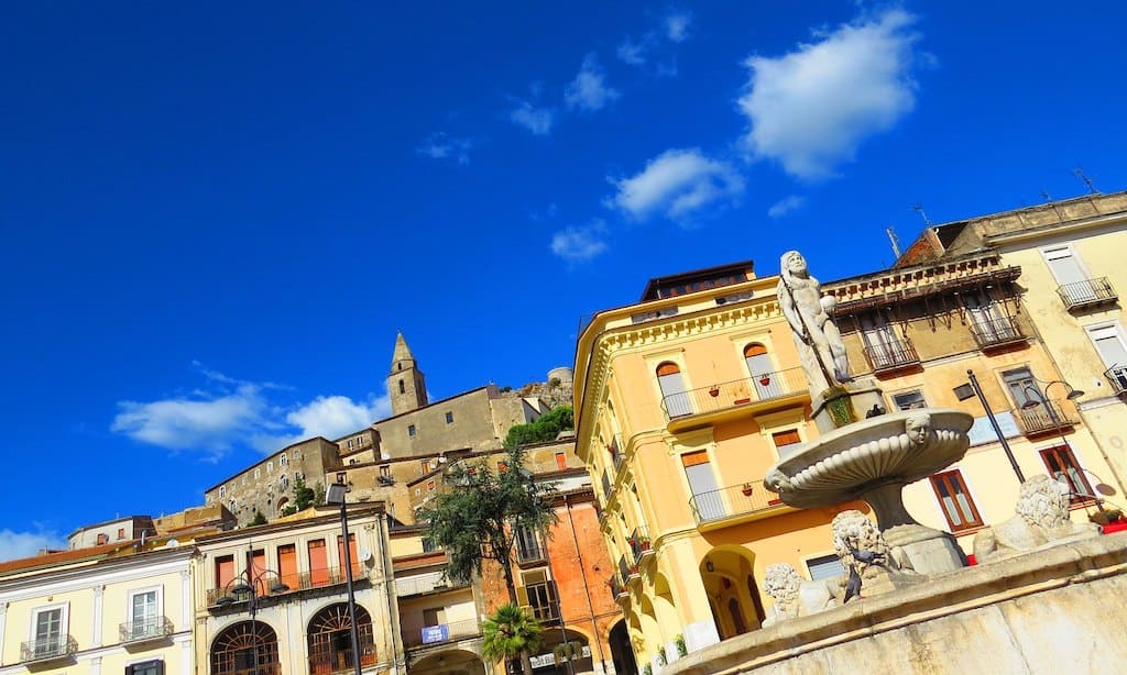 Borgo di Montesarchio e il suo Castello (Benevento)