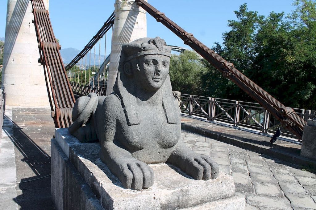 Ponte Borbonico Sfinge