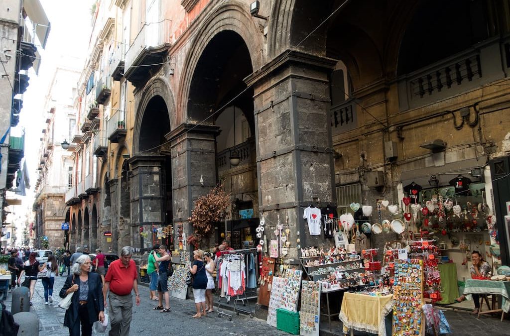 Walking tour – Le origini di Neapolis: i tre decumani