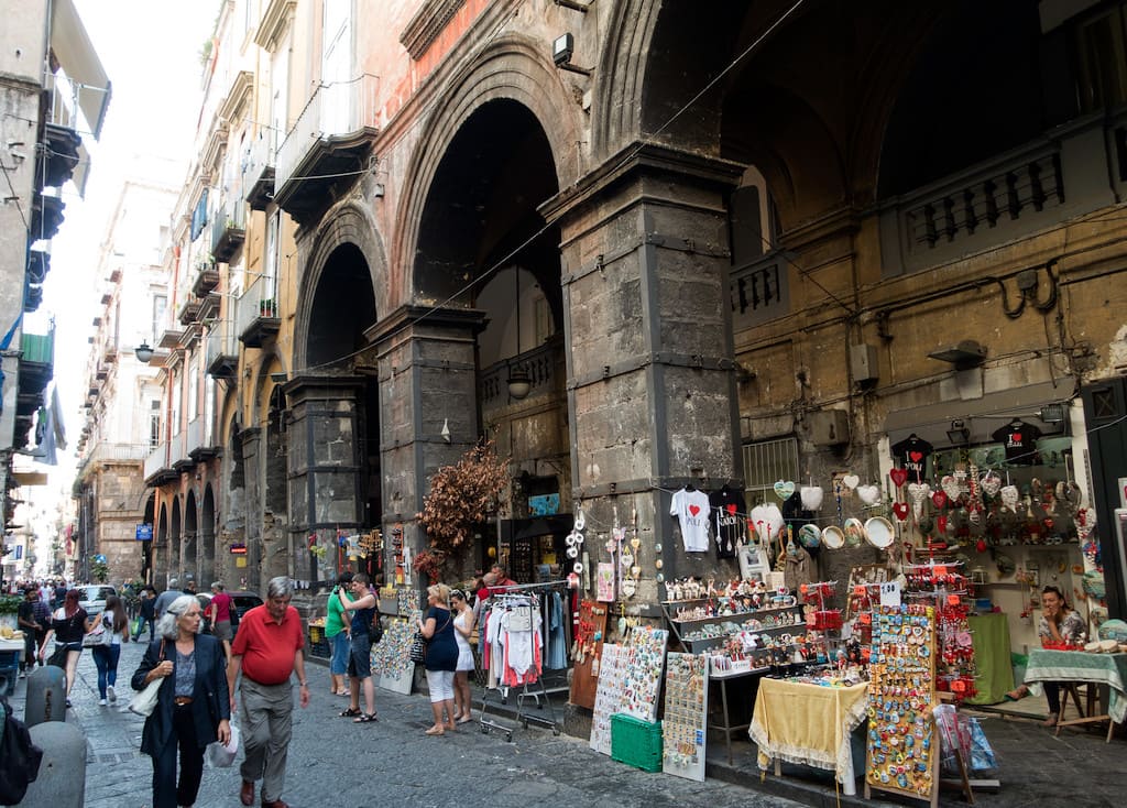Palazzo d'Angiò in via dei Tribunali, un palazzo antico di Napoli