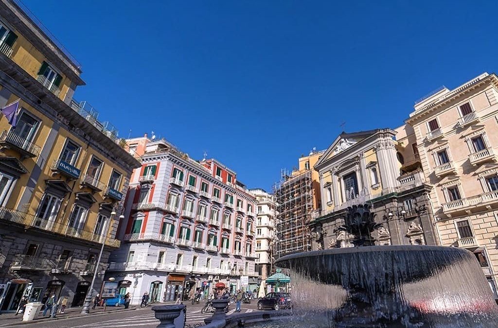 Piazza Trieste e Trento, Fontana del carciofo a Napoli