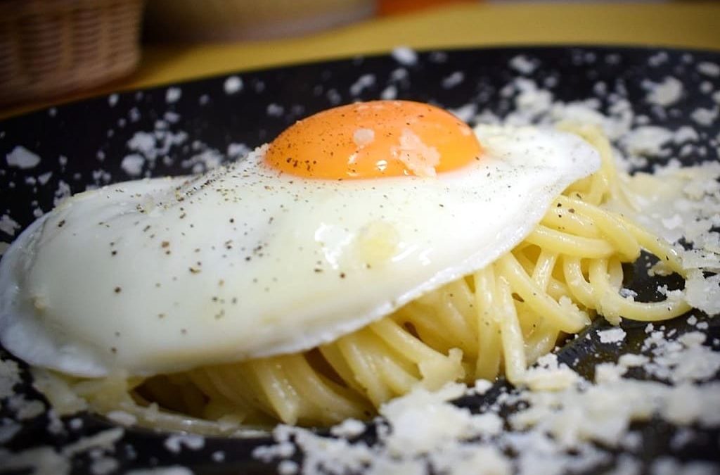 Spaghetti alla Puveriello, piatto tipico di Napoli