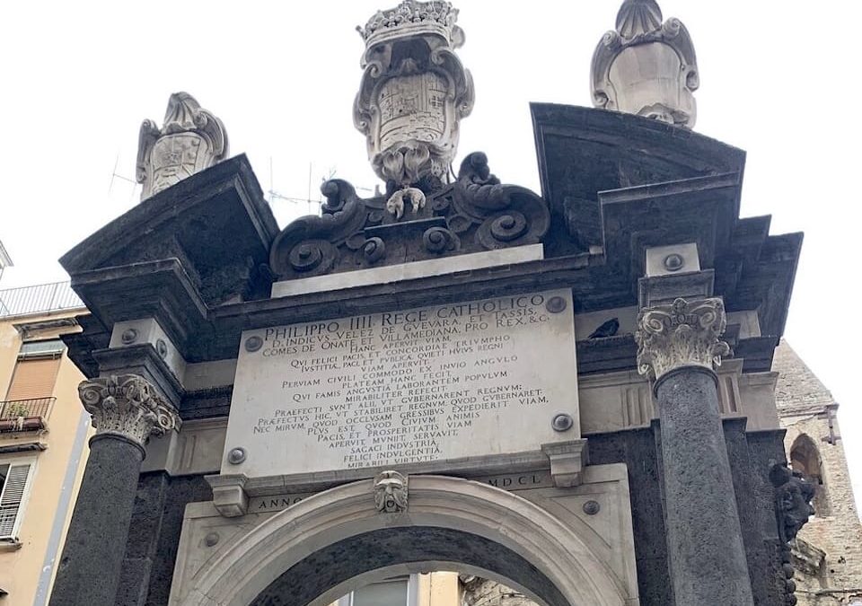 Piazzetta del Grande Archivio e la Fontana della Sellaria
