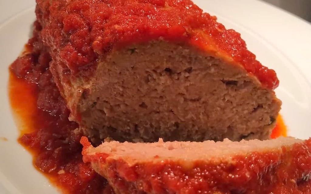 Polpettone Napoletano al sugo, un classico della domenica