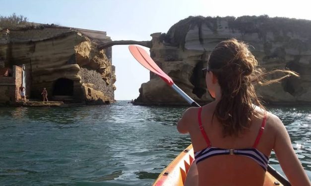 Scoprire Posillipo in Kayak con guida turistica