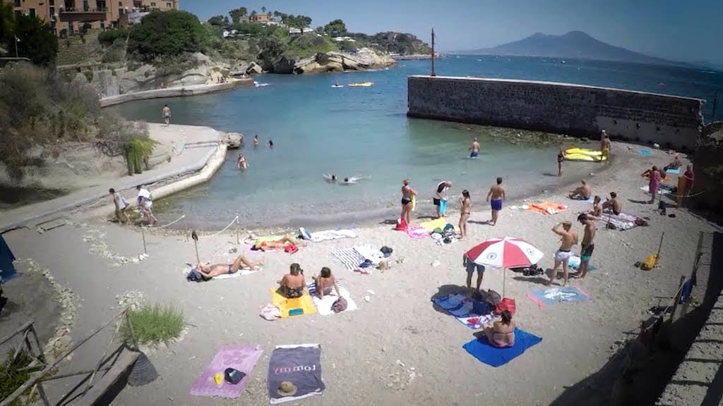 Napoli, riapre la spiaggia libera de parco Sommerso di Gaiola