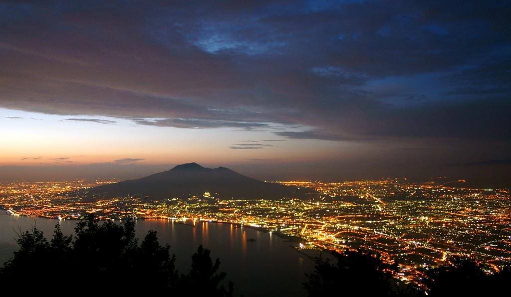 Teatro Mediterraneo di Napoli, ritorna il Festival della Canzone Napoletana