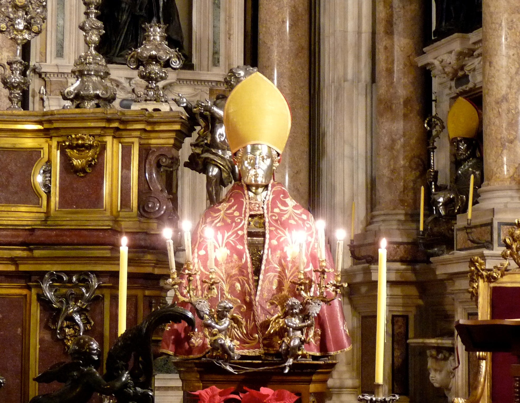 Da Chi Dipende Il Tesoro Di San Gennaro Il Tesoro di San Gennaro e don Peppe Navarra, il Re di Poggioreale