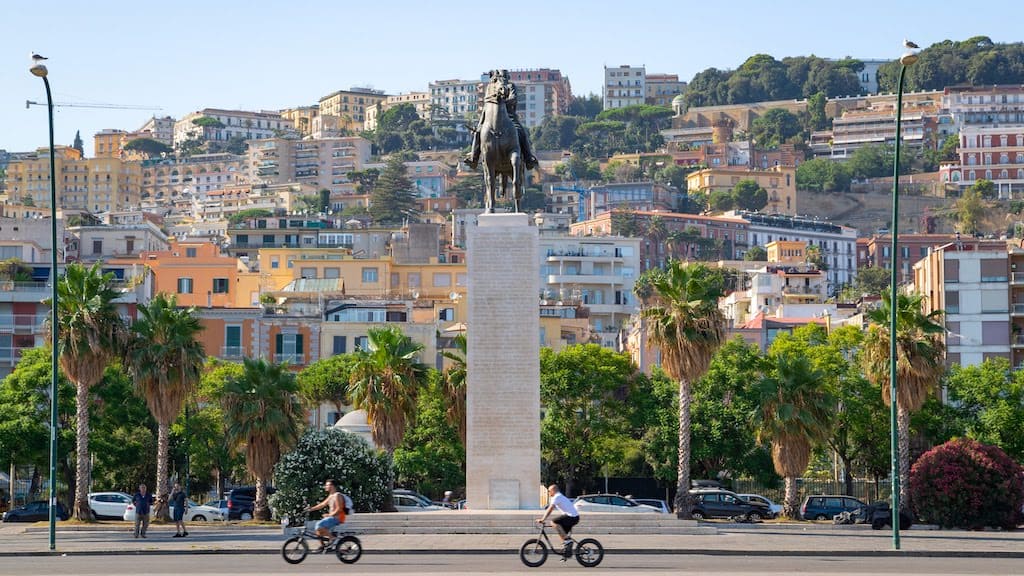 La Rotonda Diaz sul lungomare Caracciolo