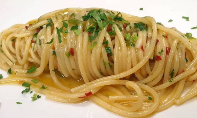 Vermicelli alla borbonica: aglio olio e peperoncino