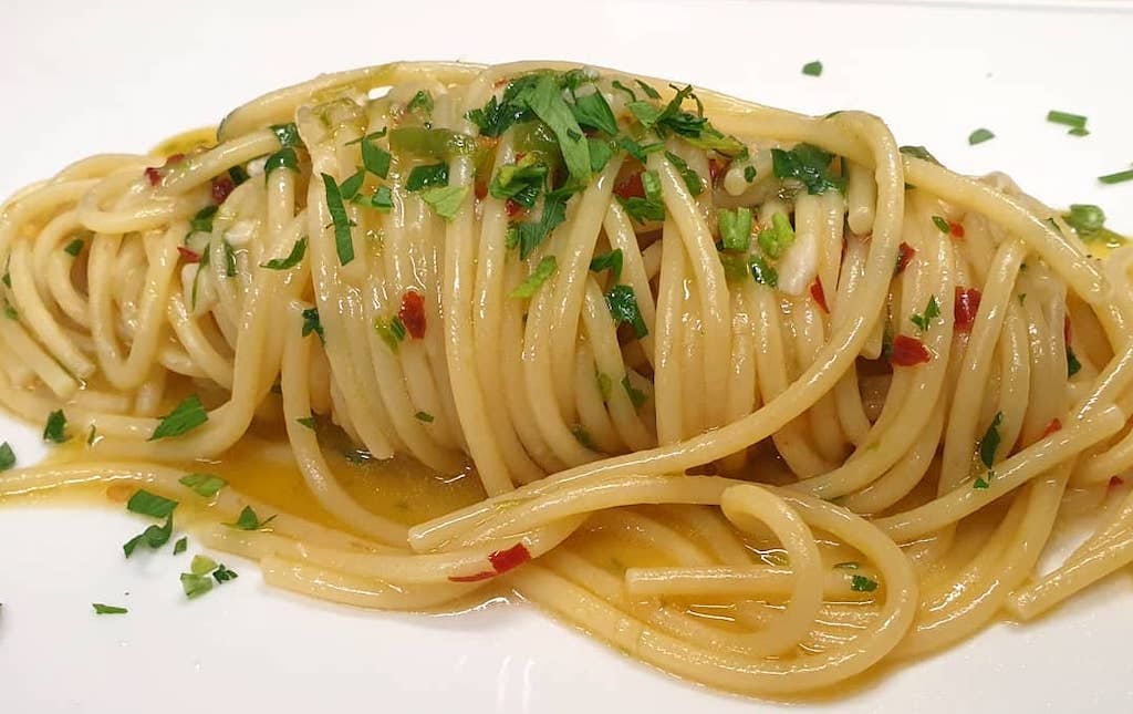 Vermicelli alla borbonica: aglio olio e peperoncino