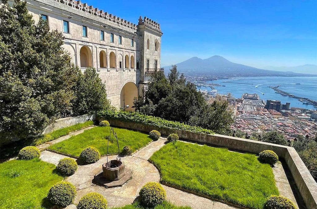 Certosa di San Martino e Pedamentina: c’è chi scende e c’è chi sale