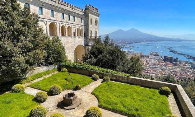 Certosa di San Martino e Pedamentina: c’è chi scende e c’è chi sale