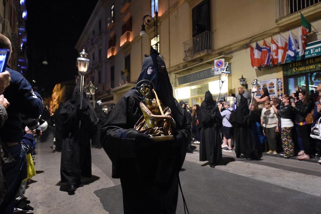 Sorrento processione Nera del Cristo Morto Foto credit Franco Romano