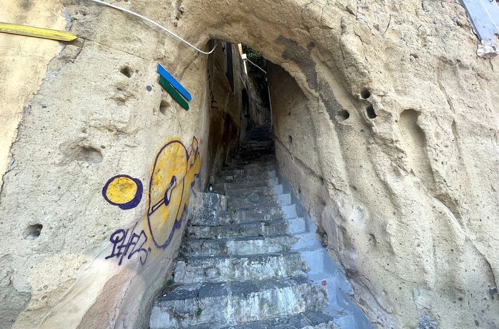 Salita Villanova, l’antica pedamentina di Posillipo