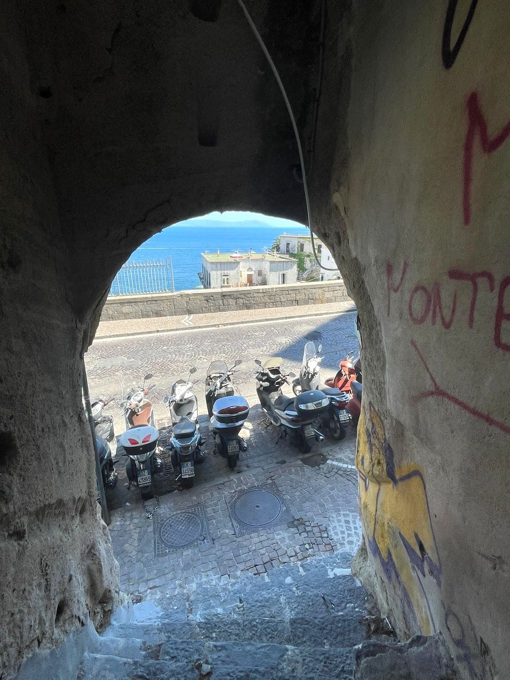 Salita Villanova, l'antica pedamentina di Posillipo