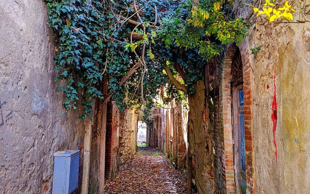 Apice Vecchia, il Borgo fantasma e Castello dell’Ettore