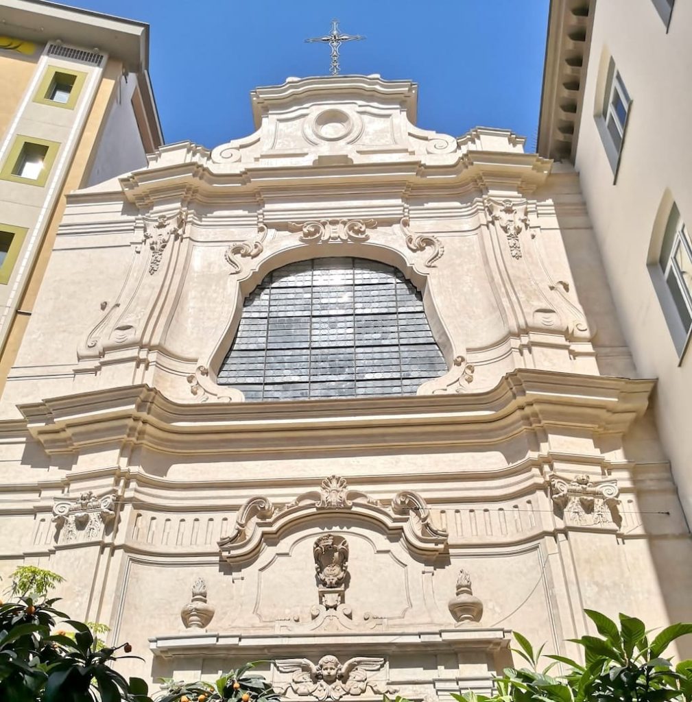 Esterno della Chiesa di San Pietro Martire a Napoli