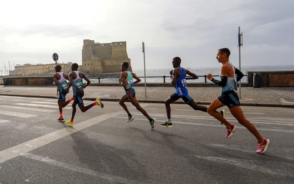 Napoli City Half Marathon 2024 tra Lungomare, centro e Fuorigrotta