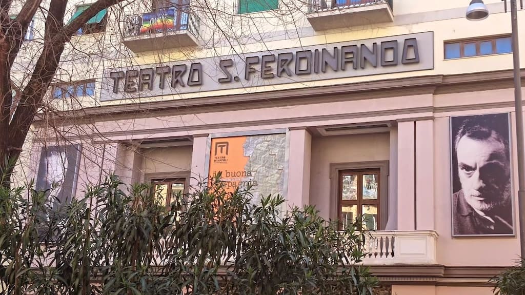 Settanta punto e da capo, visite al Teatro San Ferdinando