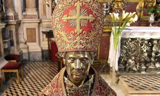 San Gennaro e il miracolo di maggio: torna la processione