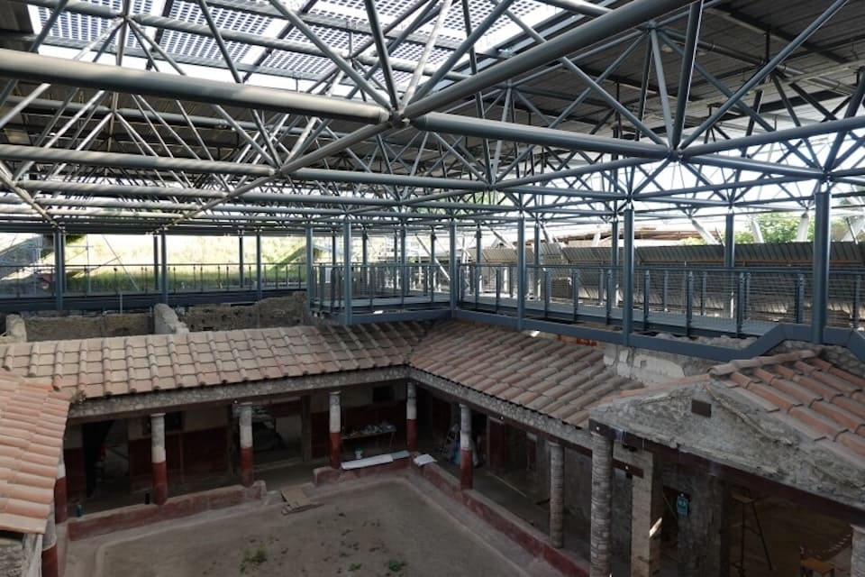Insula dei Casti Amanti di Pompei, percorso sopraelevato