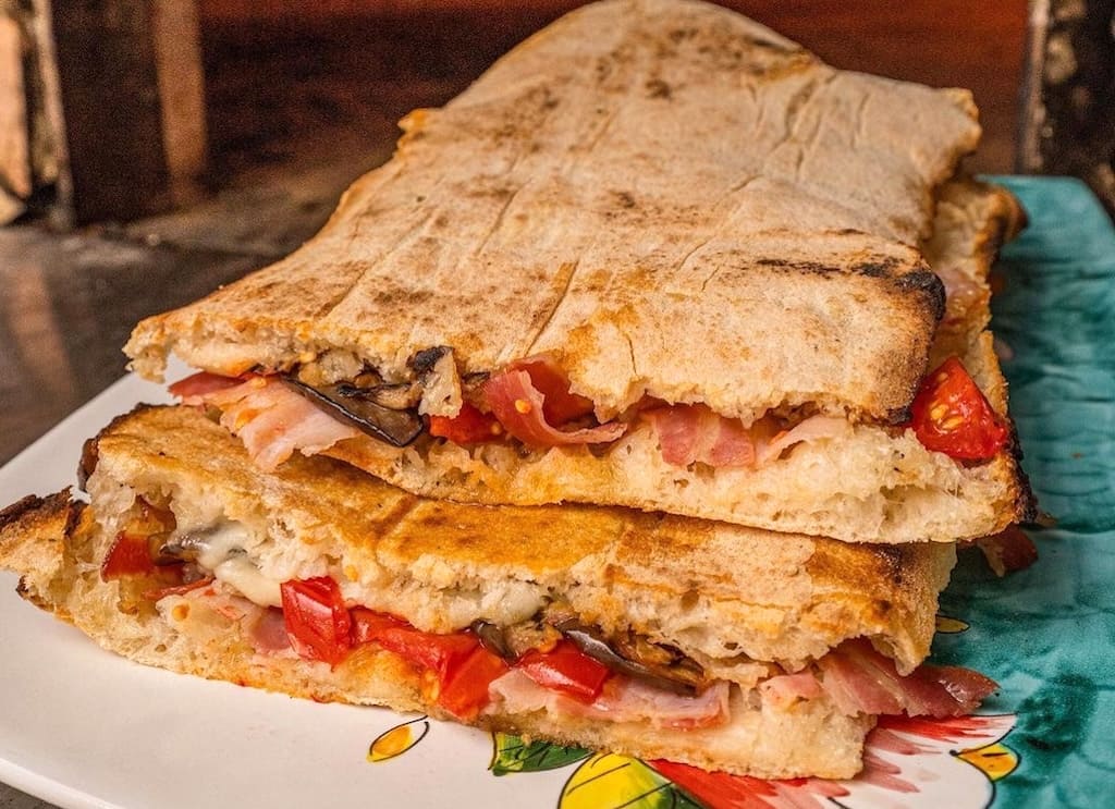 Pizza Panuozzo, La Valle dei Mulini - Gragnano