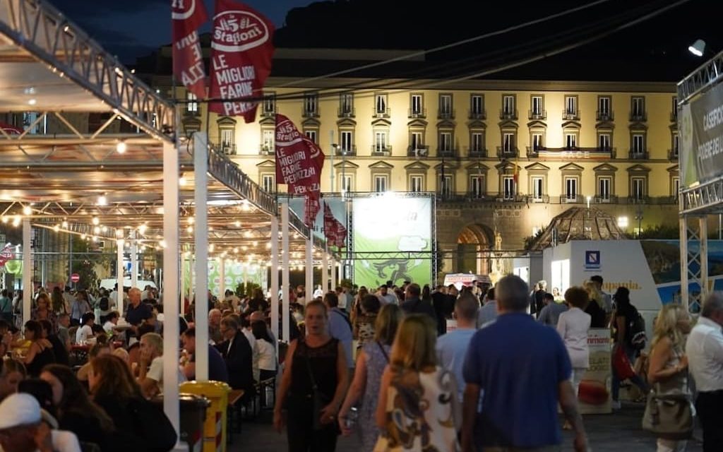 Bufala Fest 2024 Napoli cinque giorni di gusto in Piazza Municipio