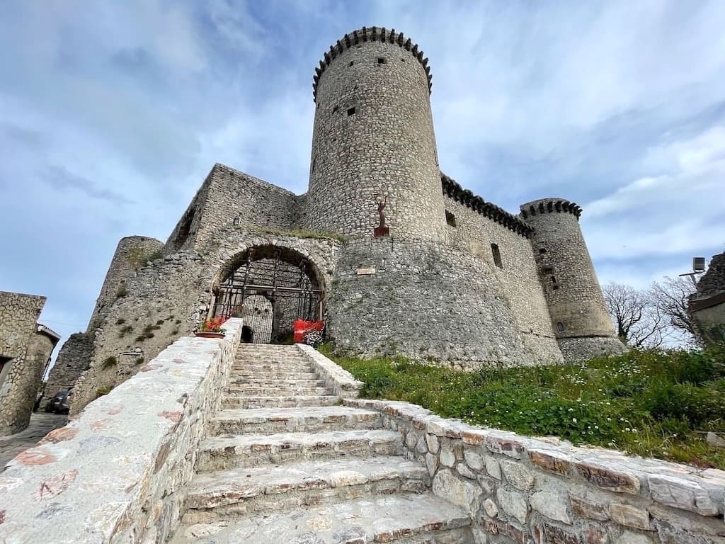 Imponente castello di Riardo 