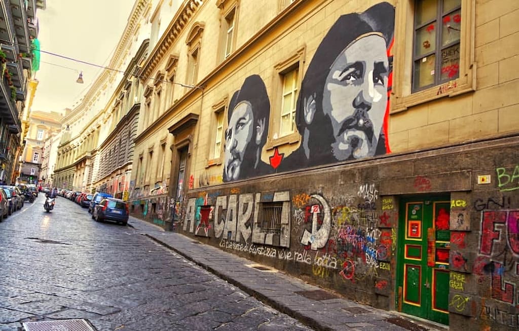 Murales di Fidel Castro in via Mezzocannone