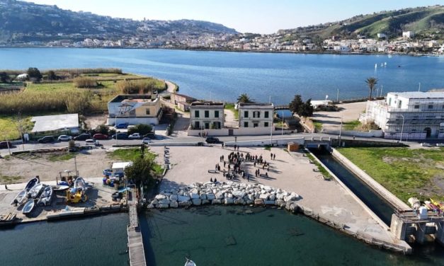 Casevecchie, Bacoli. Spiaggia e Belvedere sul Golfo di Napoli