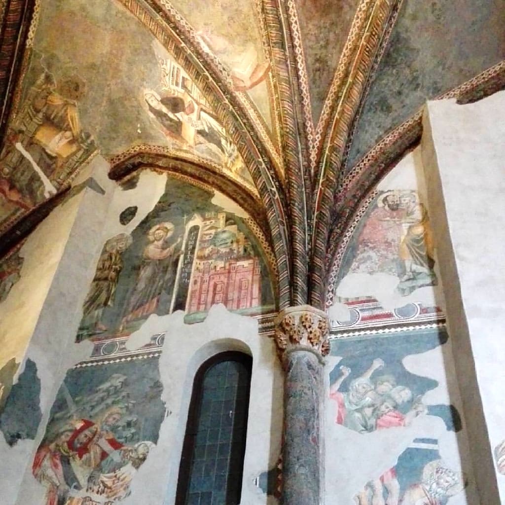 Affreschi duecenteschi attribuiti a Montano d'Arezzo